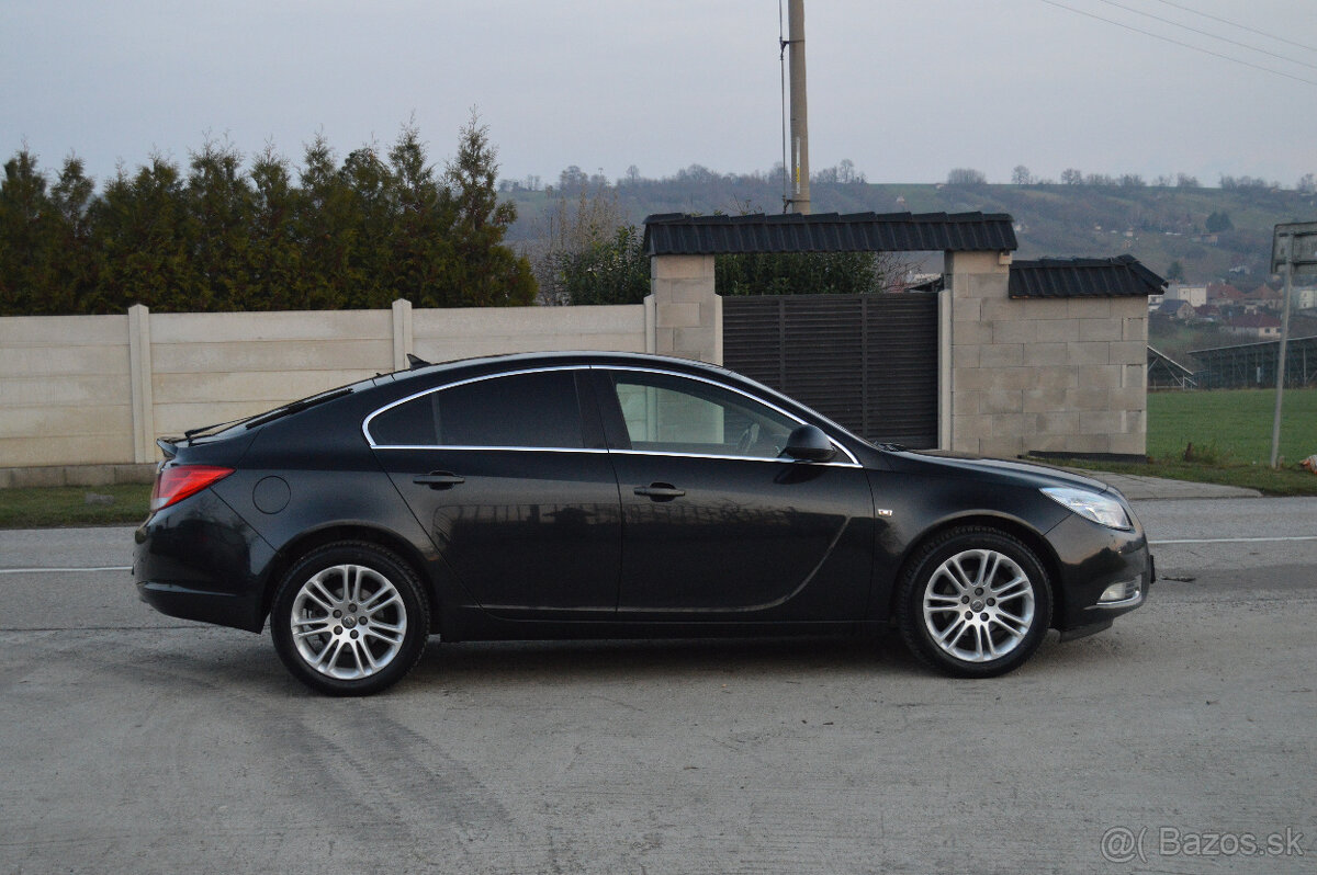 Opel Insignia 2.0CDTi r.v.2010,2.majitelka, Kup SR. Top stav - 2