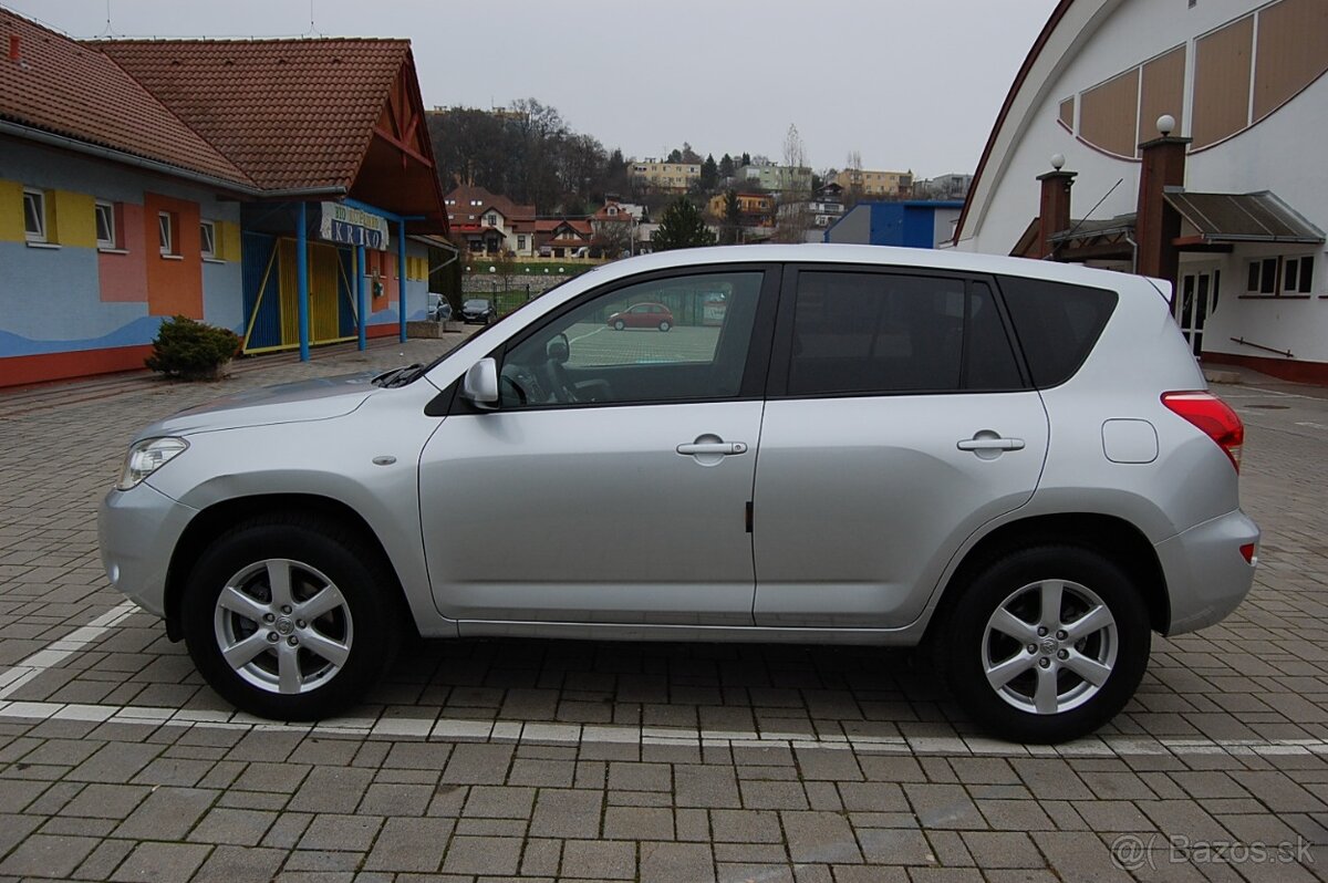 Toyota RAV4  2.0 benzín