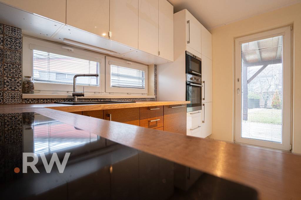 Komfortné bývanie v D. Lužnej – zrekonštruovaný RD s veľkým - 2