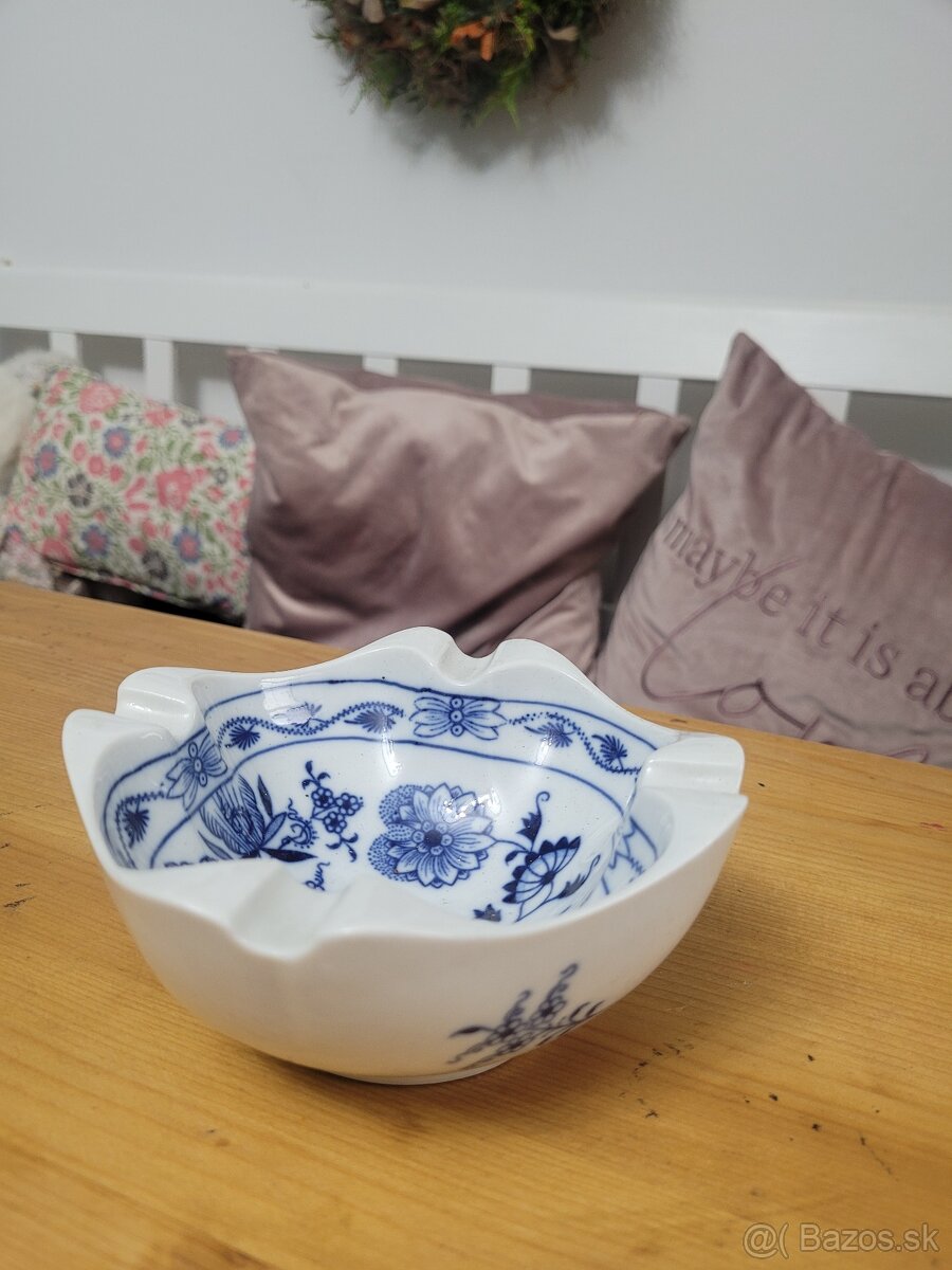 Cibulákový popolník - 2