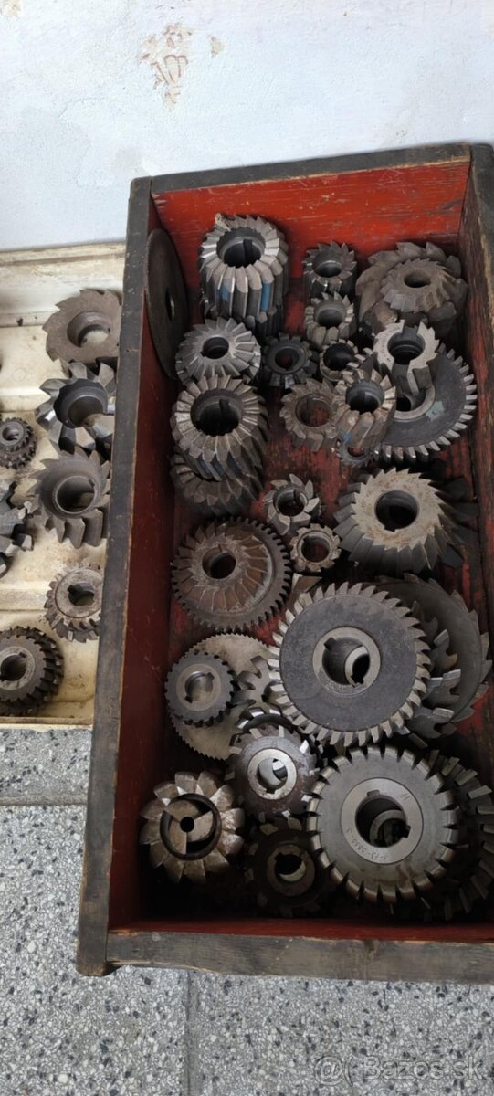 Fréza , noze , vrtáky , sústruh - 2