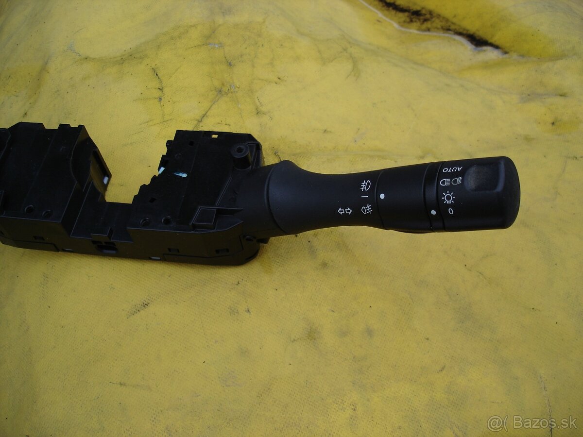 Renault Fluence - prepínače, páčky - 2