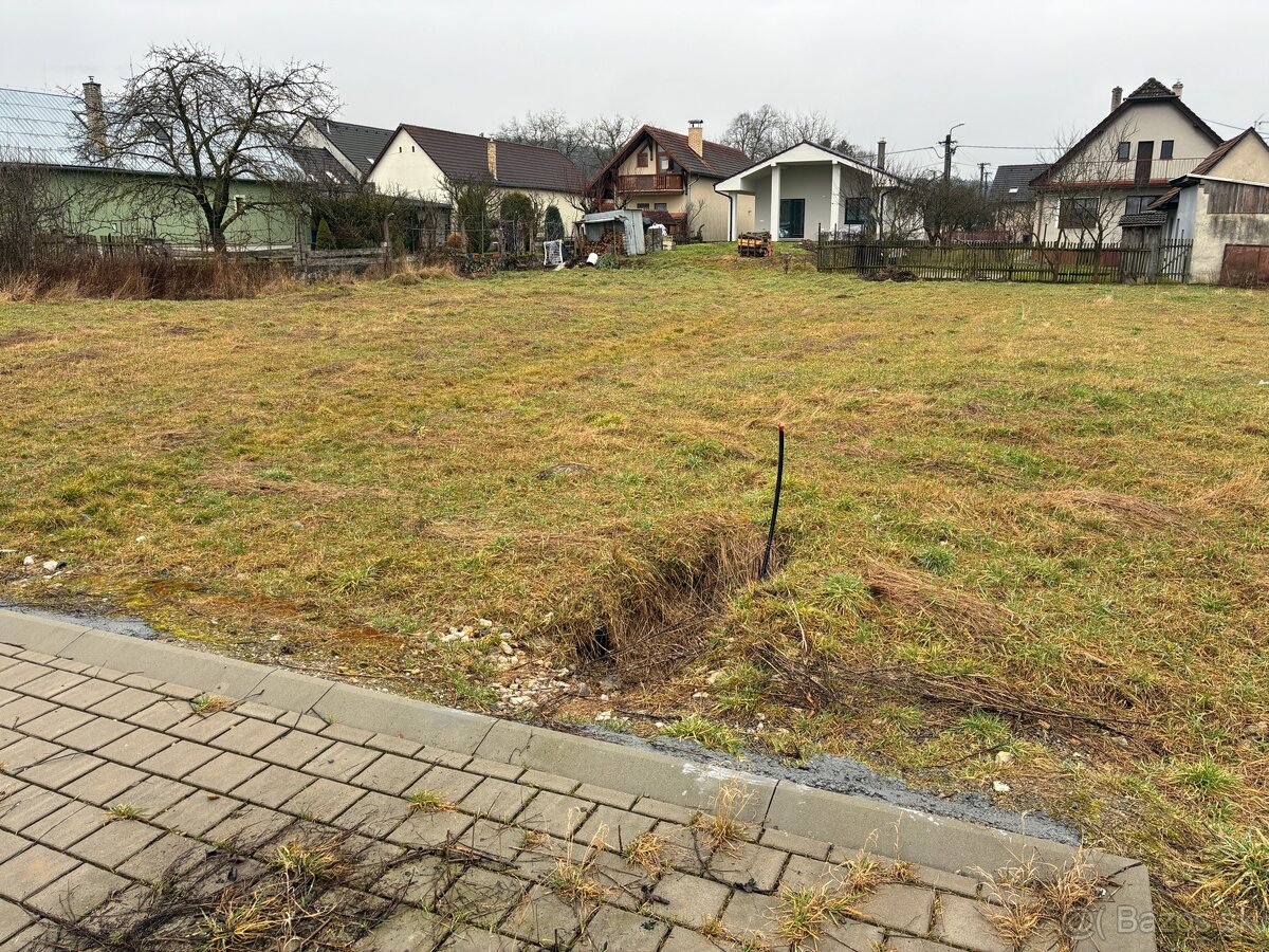 Pozemok Veľký Kolačín - 2