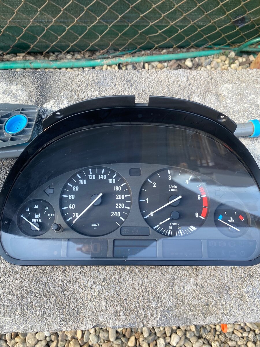 Budiky BMW E39 automat - 2