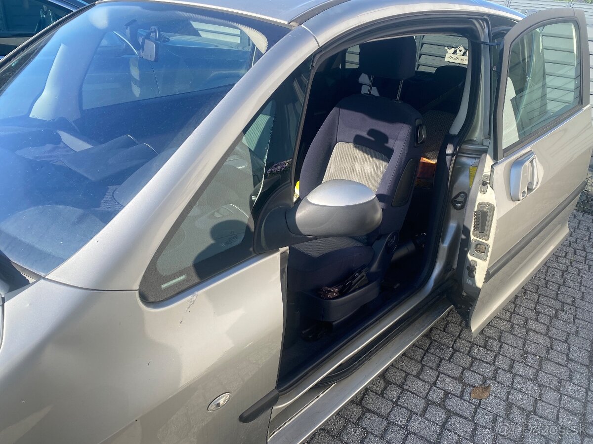 Peugeot 1007 1.4hdi r.v.2007 - 2