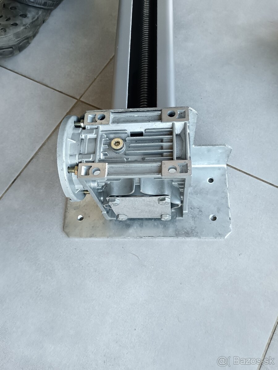 Zvedací stojina 350 kg - 2