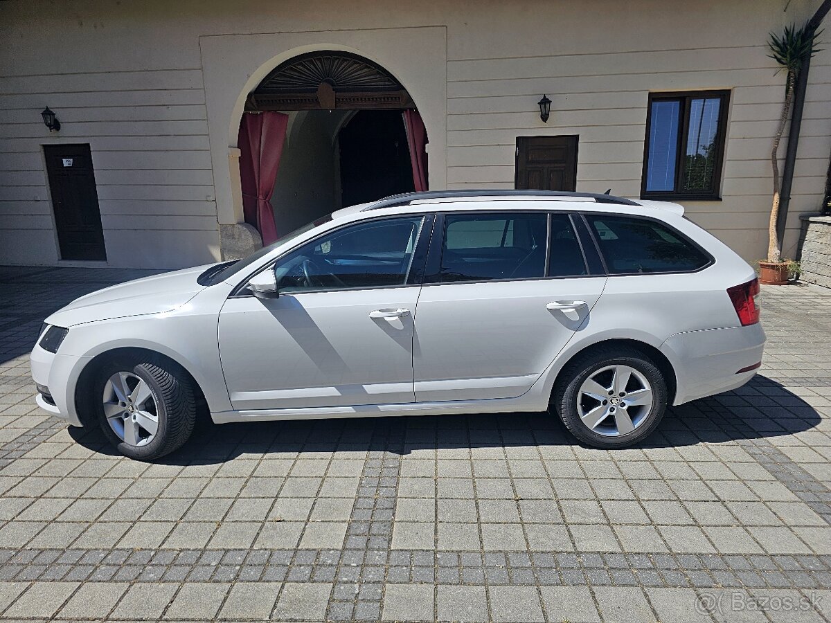 Škoda Octavia Combi 2.0 TDI M6 Ambition Navi DVD Koža Ťažné - 2