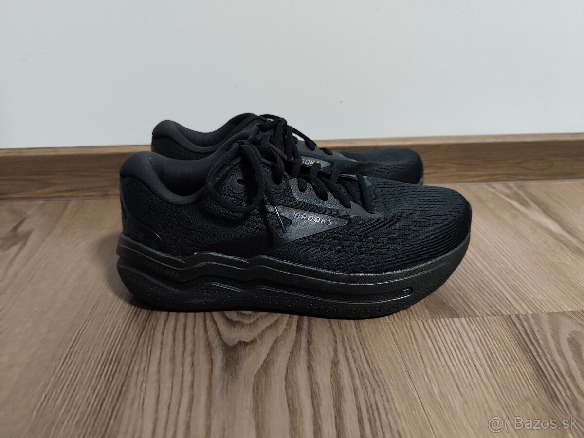 Brooks 42 - čierna bežecká obuv - 2