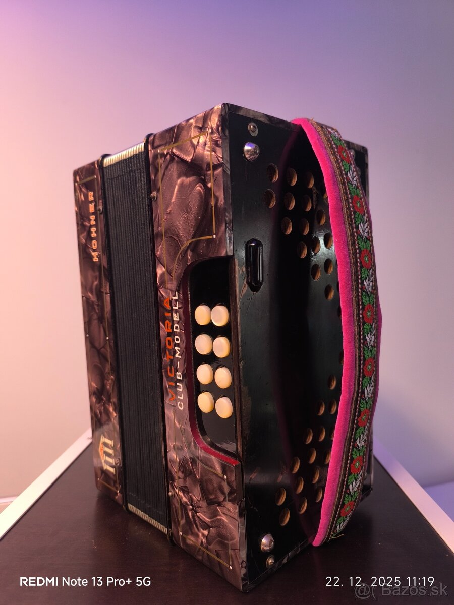 Predám heligonky Zn. Hohner,ladenie CF - 2