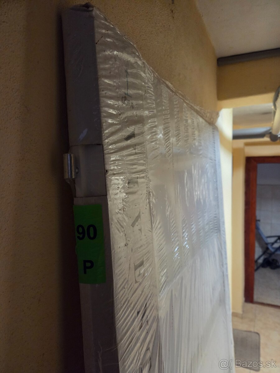 Predám dvere 90tky pravé - 2