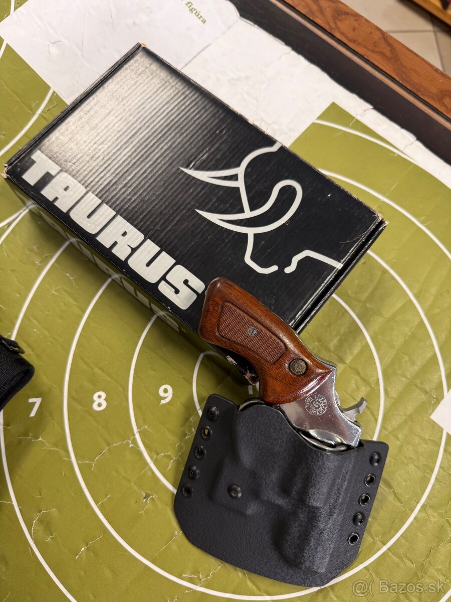 Revolver Taurus Brasil - 2