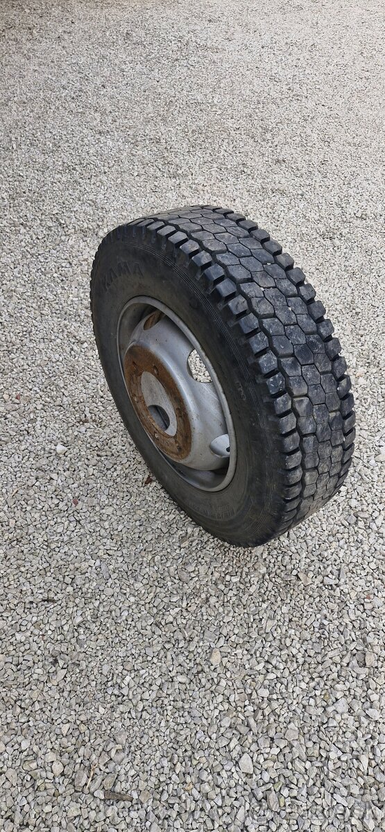 Kama 215 75 R17.5 - 2