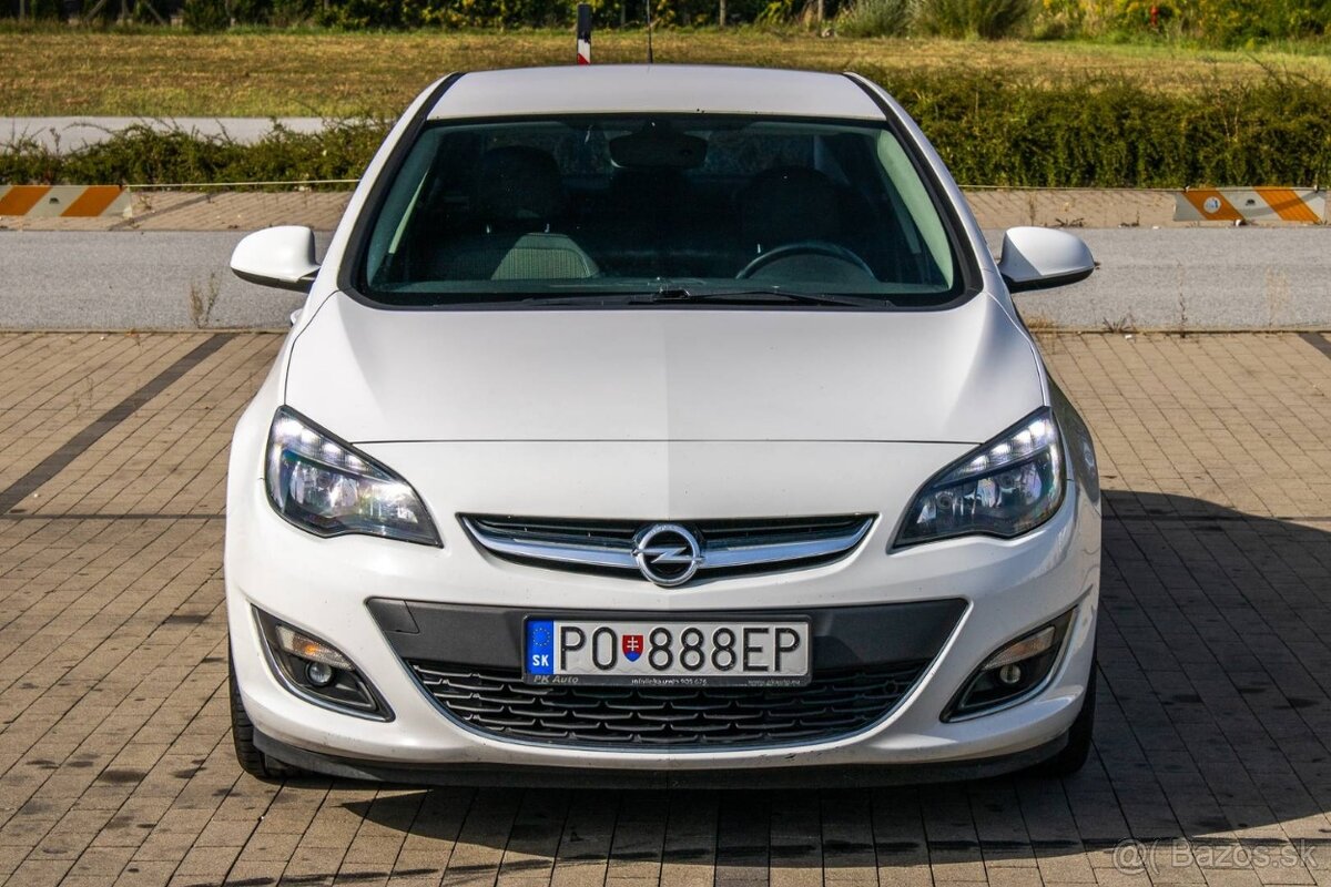 Opel Astra Sedan 1.4 Turbo 140k Cosmo - 2