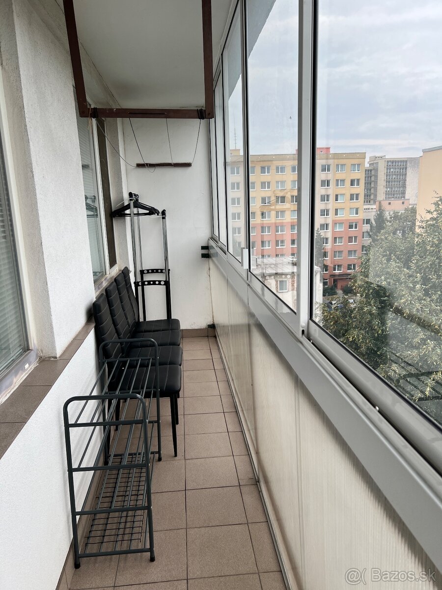 dám do nájmu celý byt 50 m2 veľký v Košiciach 3 študentkám - 2