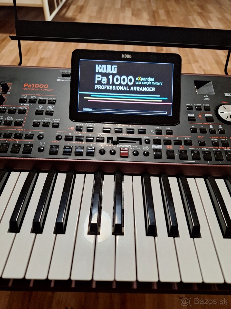 Predám Korg PA1000 HDMI - 2