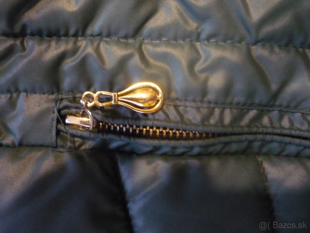 Zimná bunda s kožušinovou kapucňou, veľ. 38 - 2