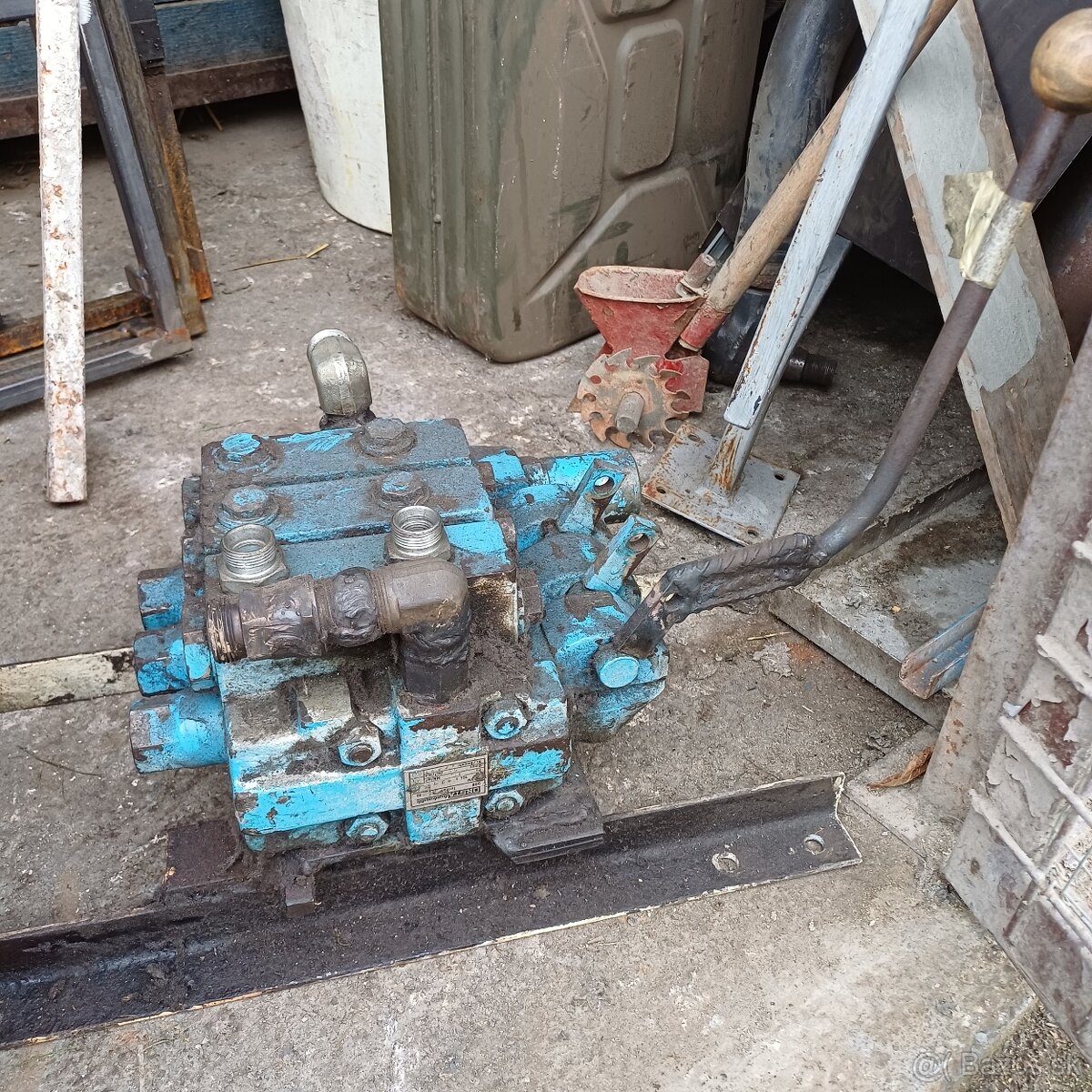 Hydraulický rozvádzač - 2