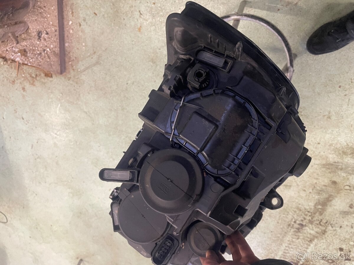 Predam Svetlo Transporter t6 - 2