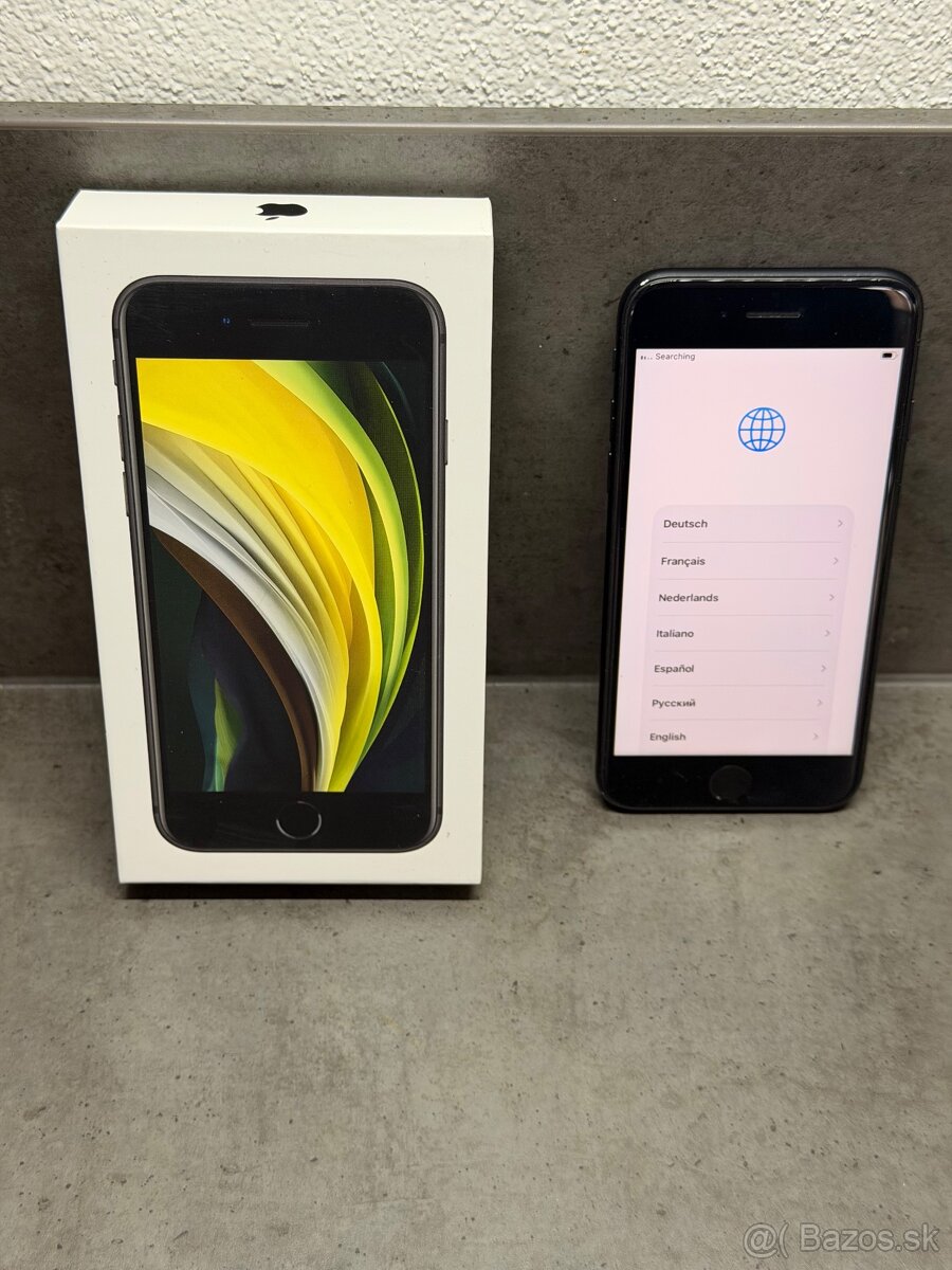 iPhone SE Black 256GB (2020) - 2