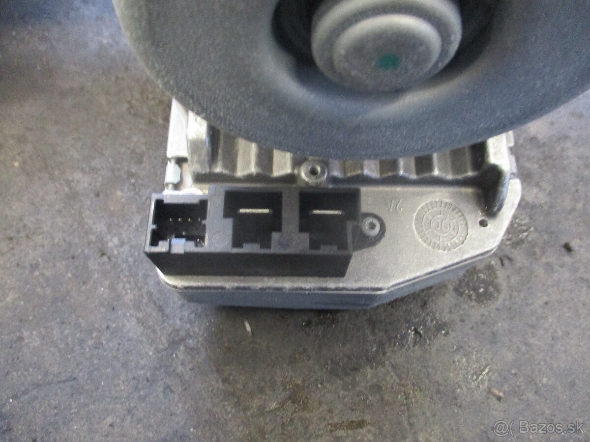 servo Kia Ceed 1 - 563001H100 - 2