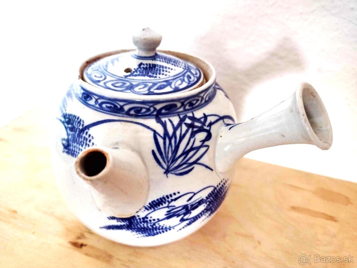PREDAM CAJOVU ZAUJIMAVOST, KYUSU CAJNIK TEA STAŇEK PRAGUE - 2