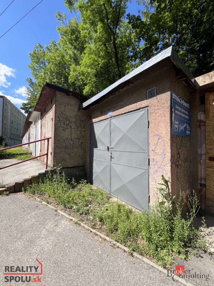 PREDAJ Garáž - centrum, Švermova ulica , Banská Bystrica - 2