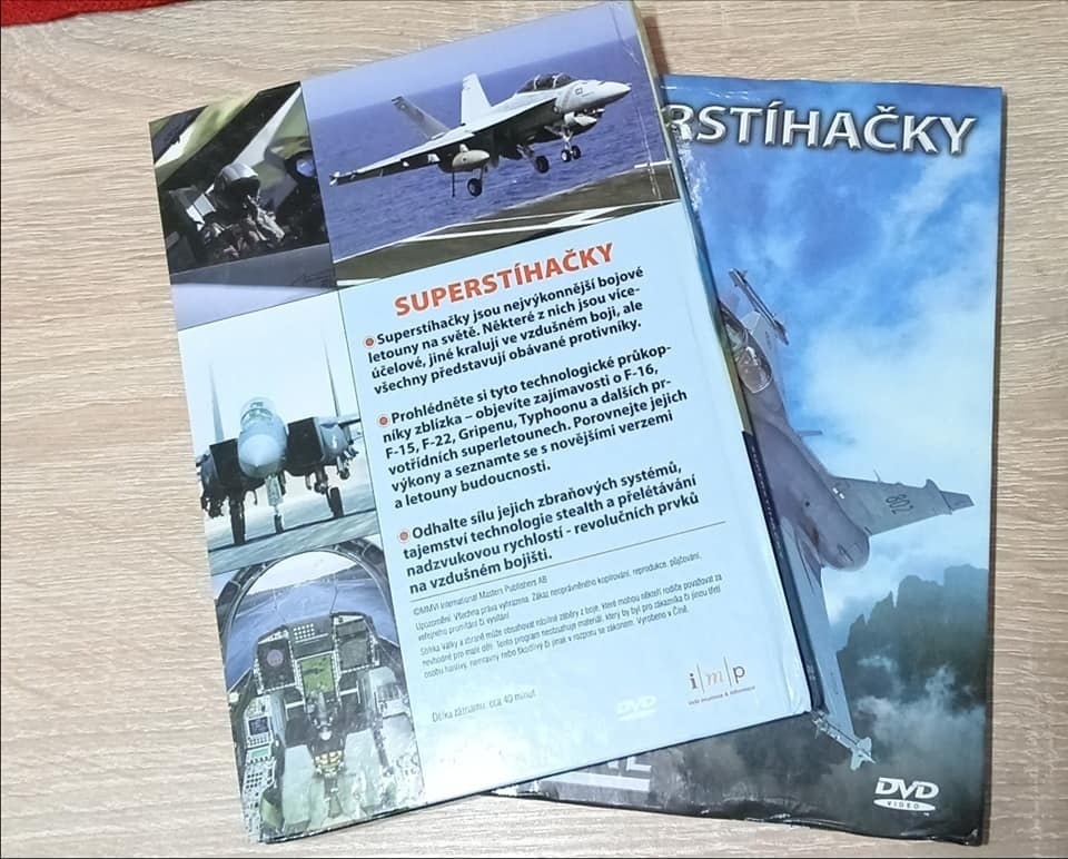 Superstíhačky DVD a knižný sprievodca nové - 2