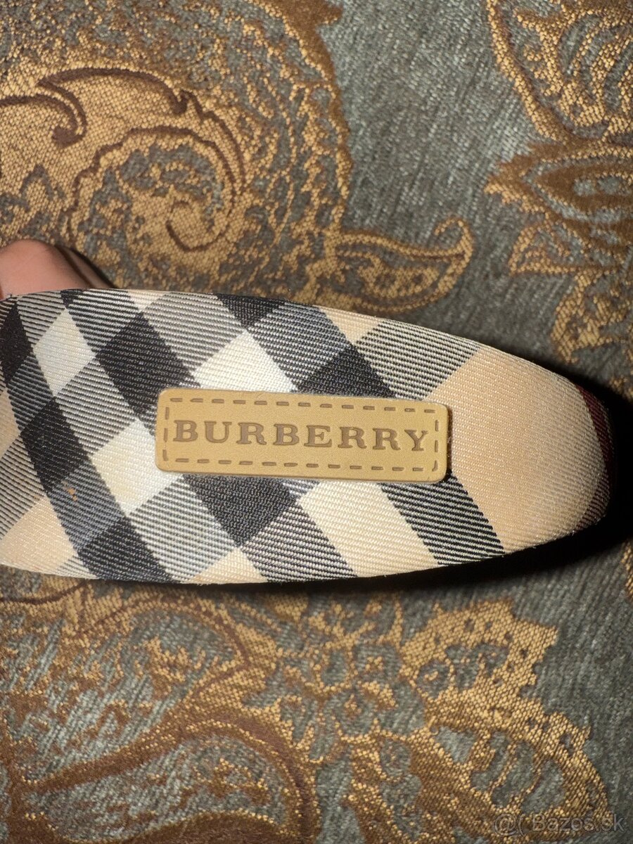 Čelenka Burberry - 2