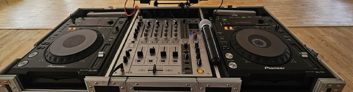 Pioneer cdj 850 + djm 700 + Road ready case - 2