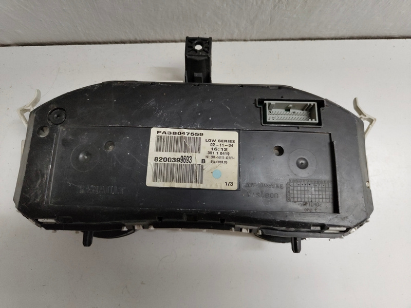 tachometer renault megane 2 8200399693b 50€ - 2