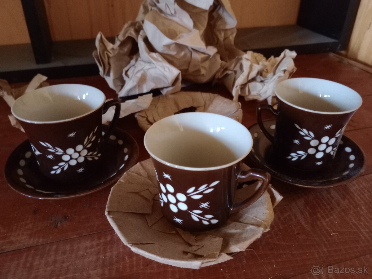 Šálky a podšálky.4 kusy - 2