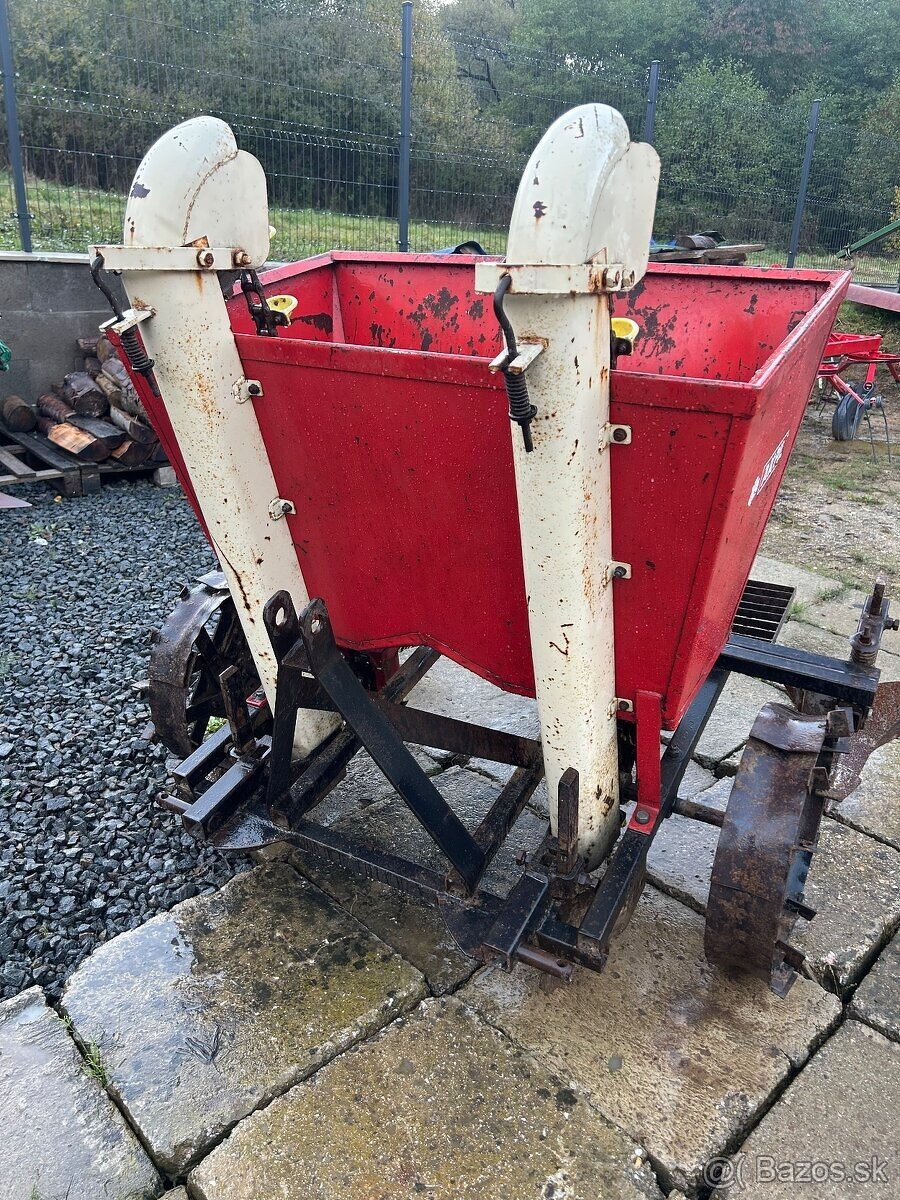 Predám sadzač zemiakov Akpil - 2
