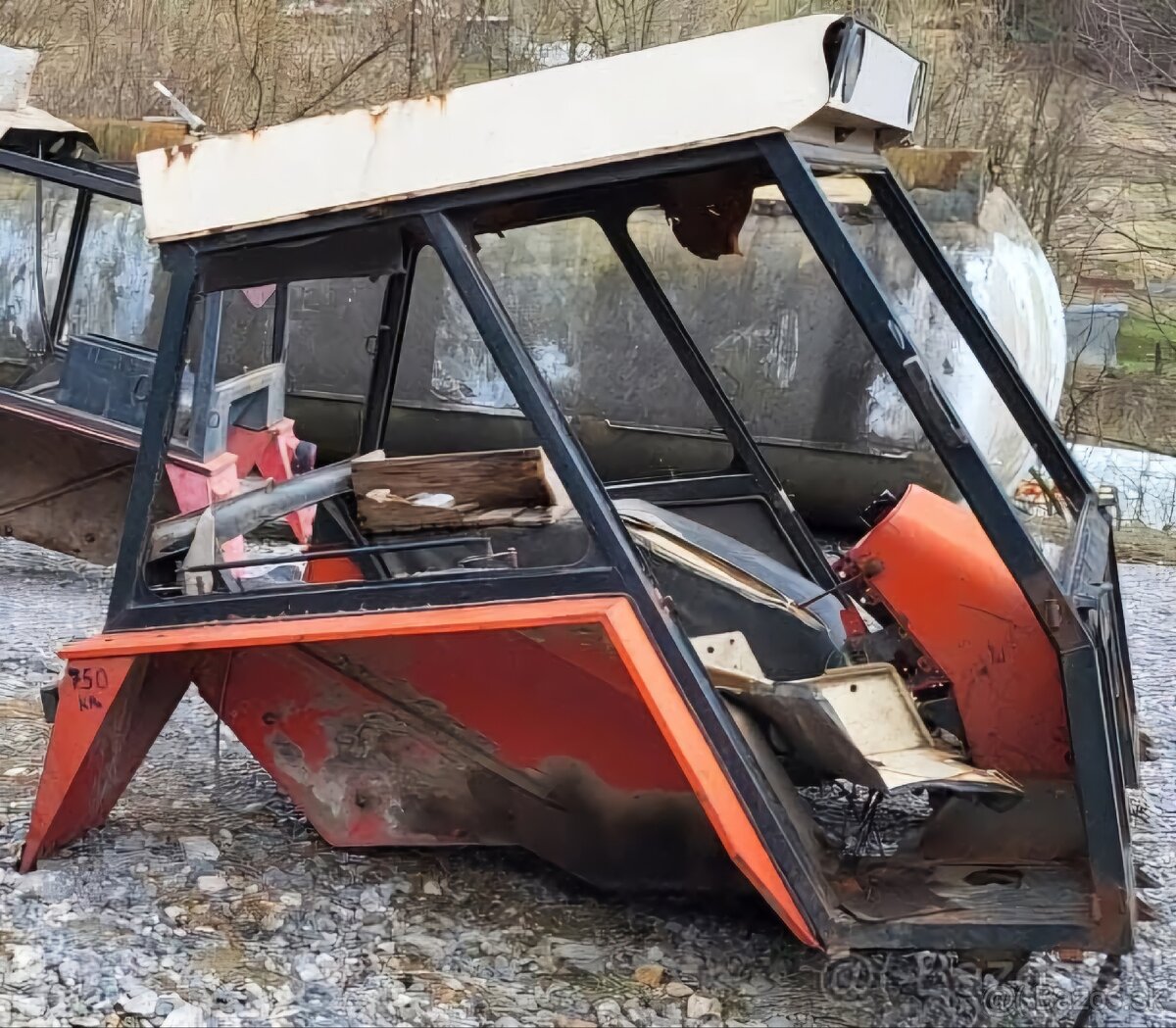 Predam kabinu z traktora zetor 7745 - 2