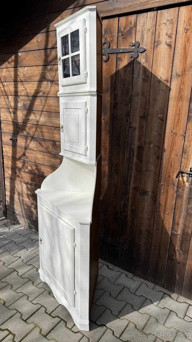 Rohová starožitná skrinka - 2