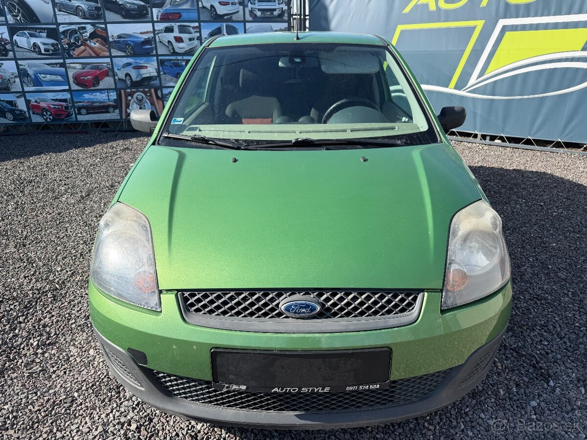 Ford Fiesta 1.3 Ambiente - 2