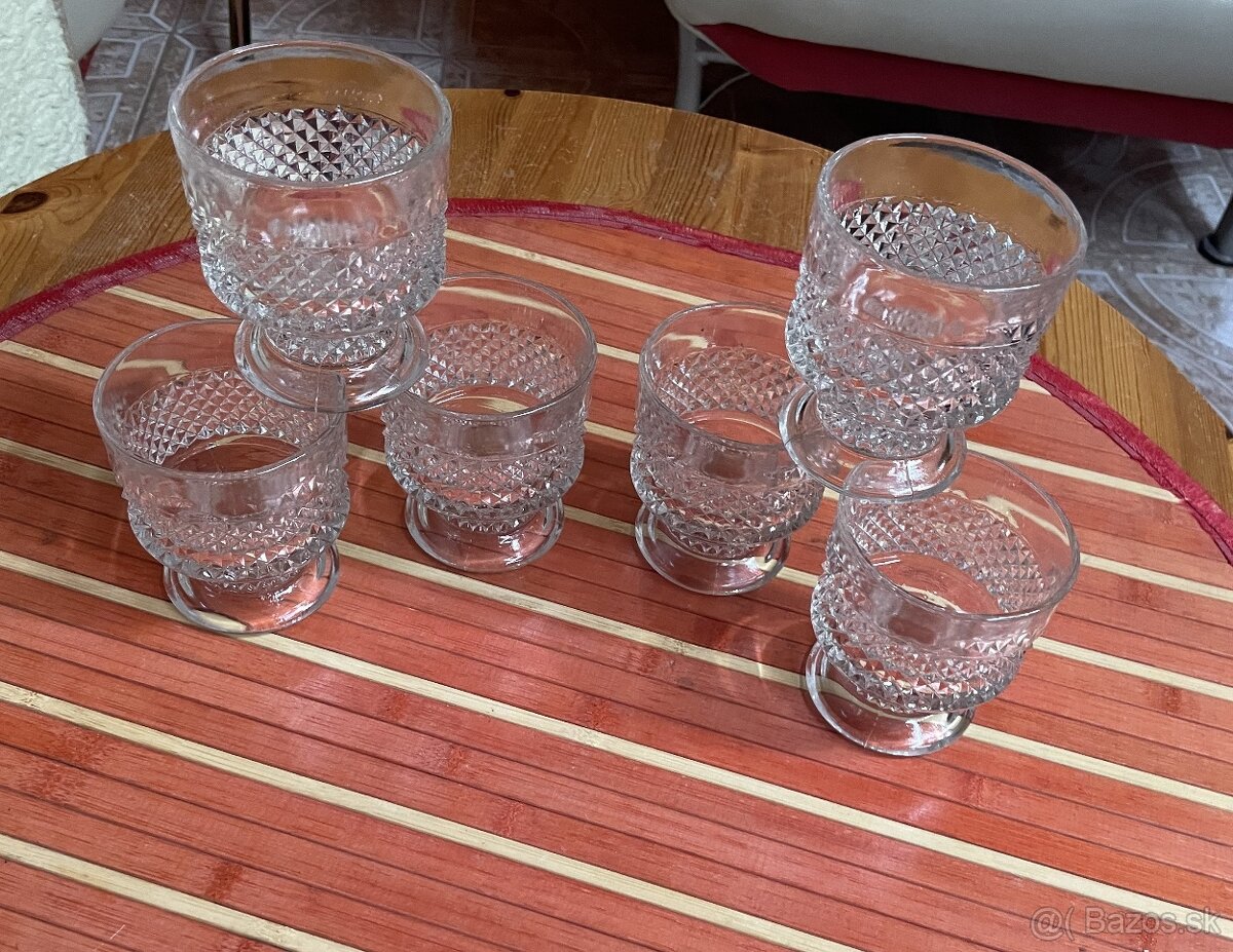 Retro dezertné poháre lisované sklo - 2