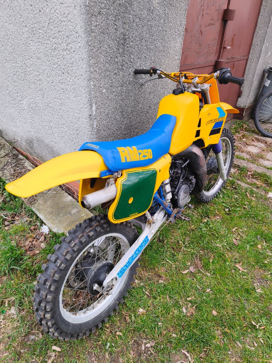 Suzuki RM 250 1984 - 2