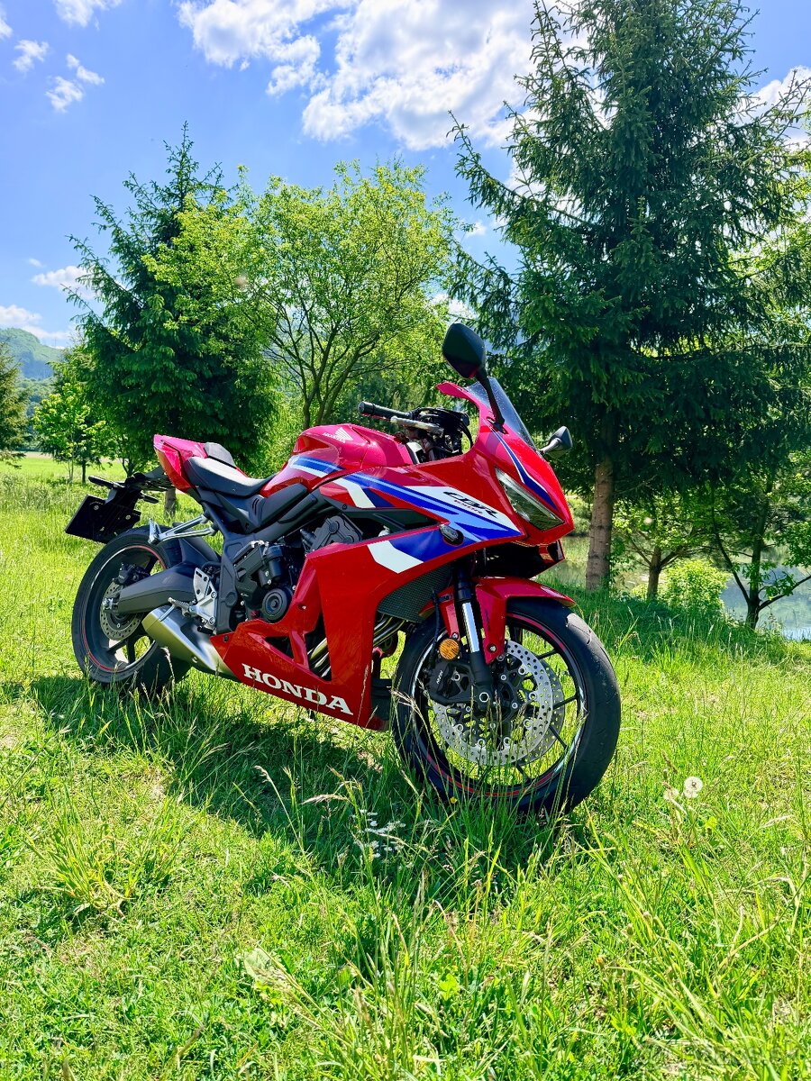 Honda CBR 650R e-clutch - 2