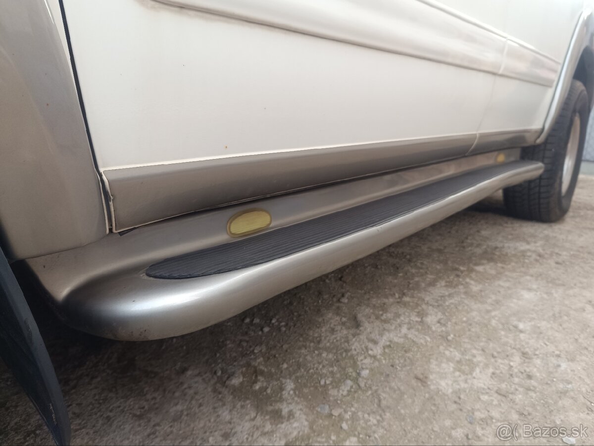 Bočné naslapy Toyota Sequoia 1.gen - 2