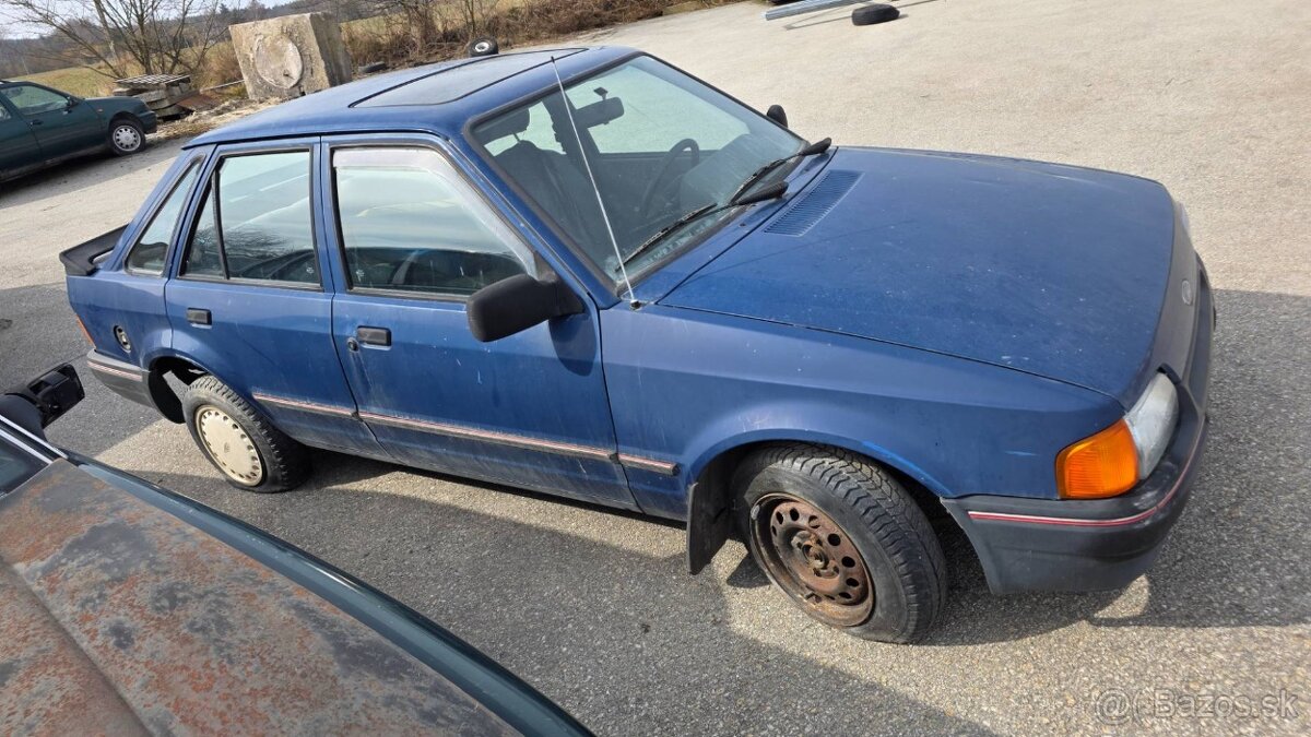 Ford Escort 1.3 rok 1986 - 2