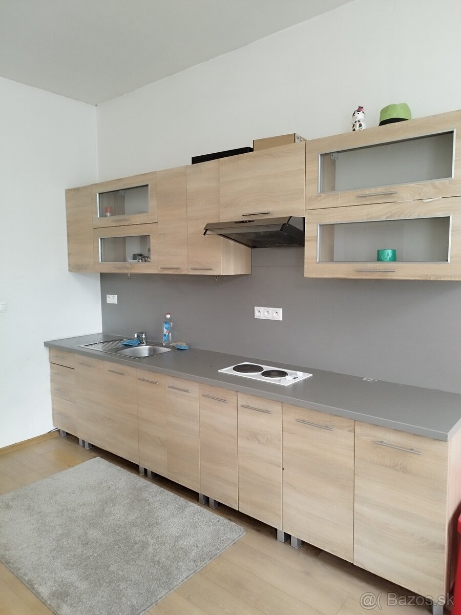 Kuchynská linka - 2