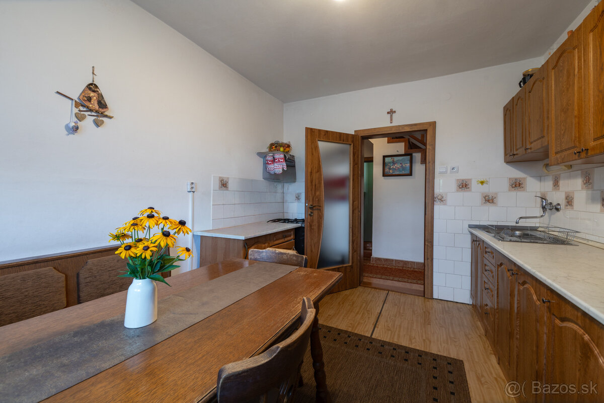 Nová znížená cena Na predaj 5-izbový rodinný dom s veľkou z - 2