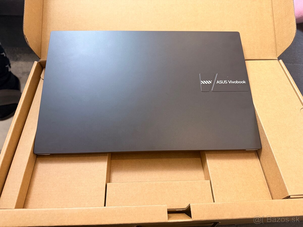 Asus vivobook notebook - 2