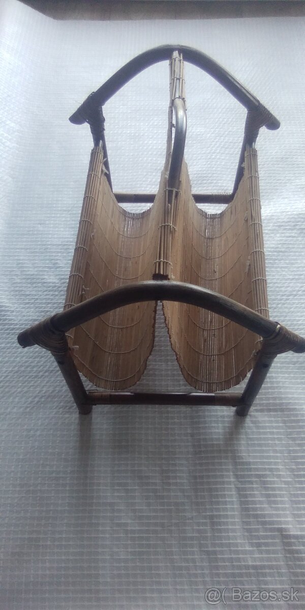 Stojan na noviny - 2