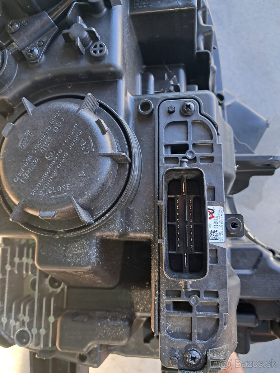 Ľavý predný svetlomet Kia ev9 - 2