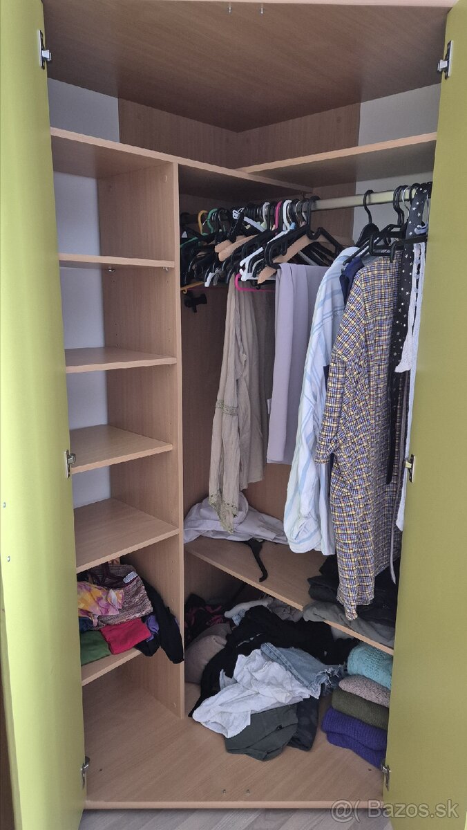 Rohová šatníková skriňa - 2