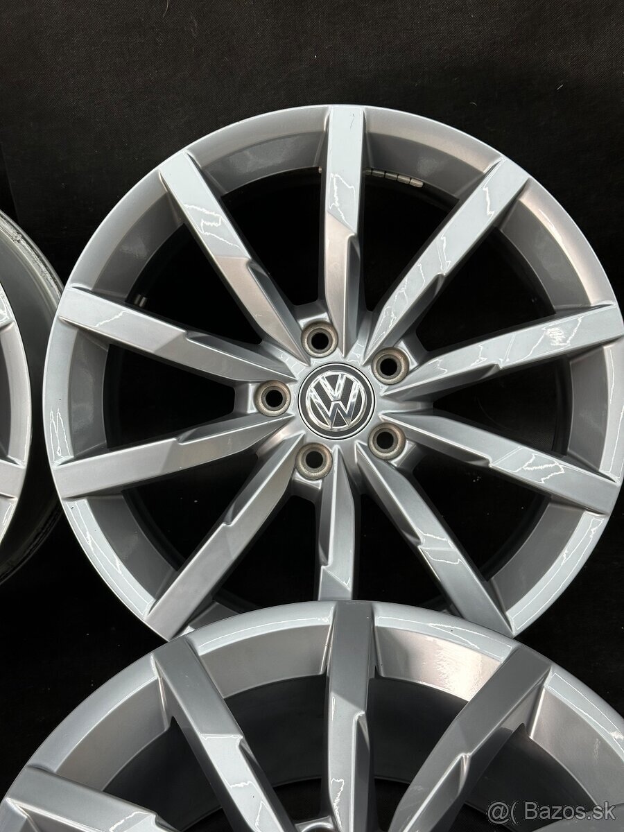 5x112 r18 monterey Ukážkový stav Passat b8 - 2