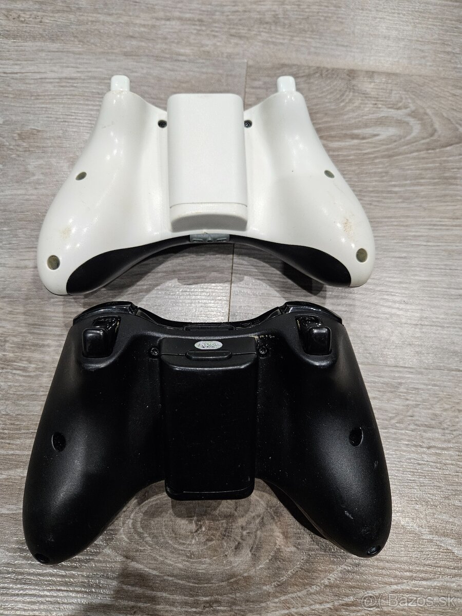 2x Xbox 360 ovladac na diely spolu 30e - 2