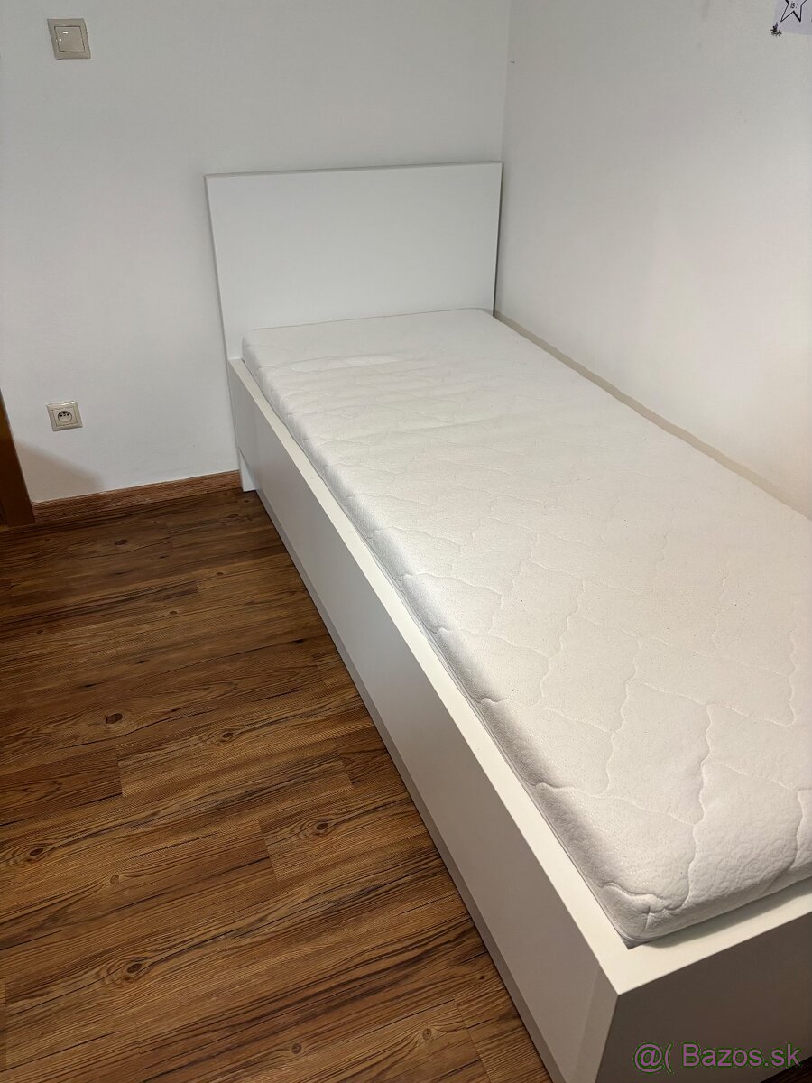 PREDÁM POSTEĽ s roštom a matracom - 2