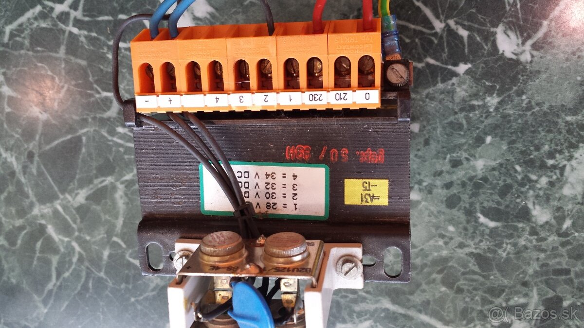 Predám transformátory : 2W.......... 24V -2eura 10W......... - 2